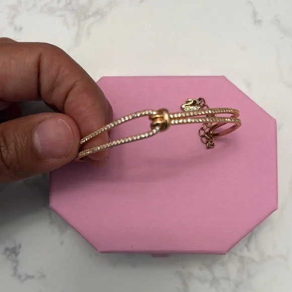 Swarovski Crystal bracelet (like new) - Picture 3 of 3